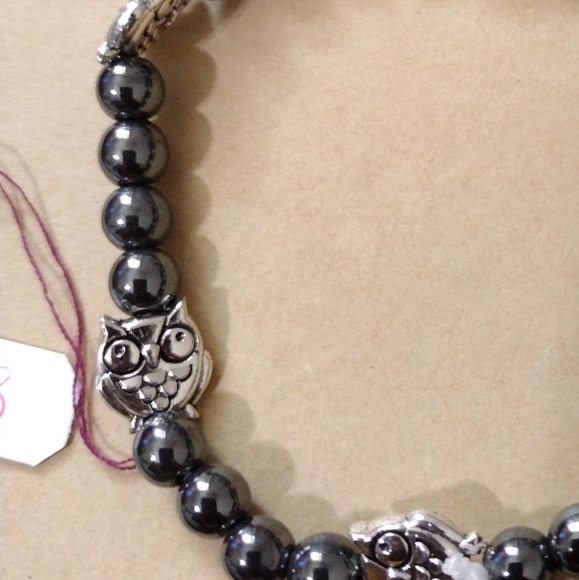 Artemis's Gems custom-made beaded bracelet with metal owls - Picture 2 of 3